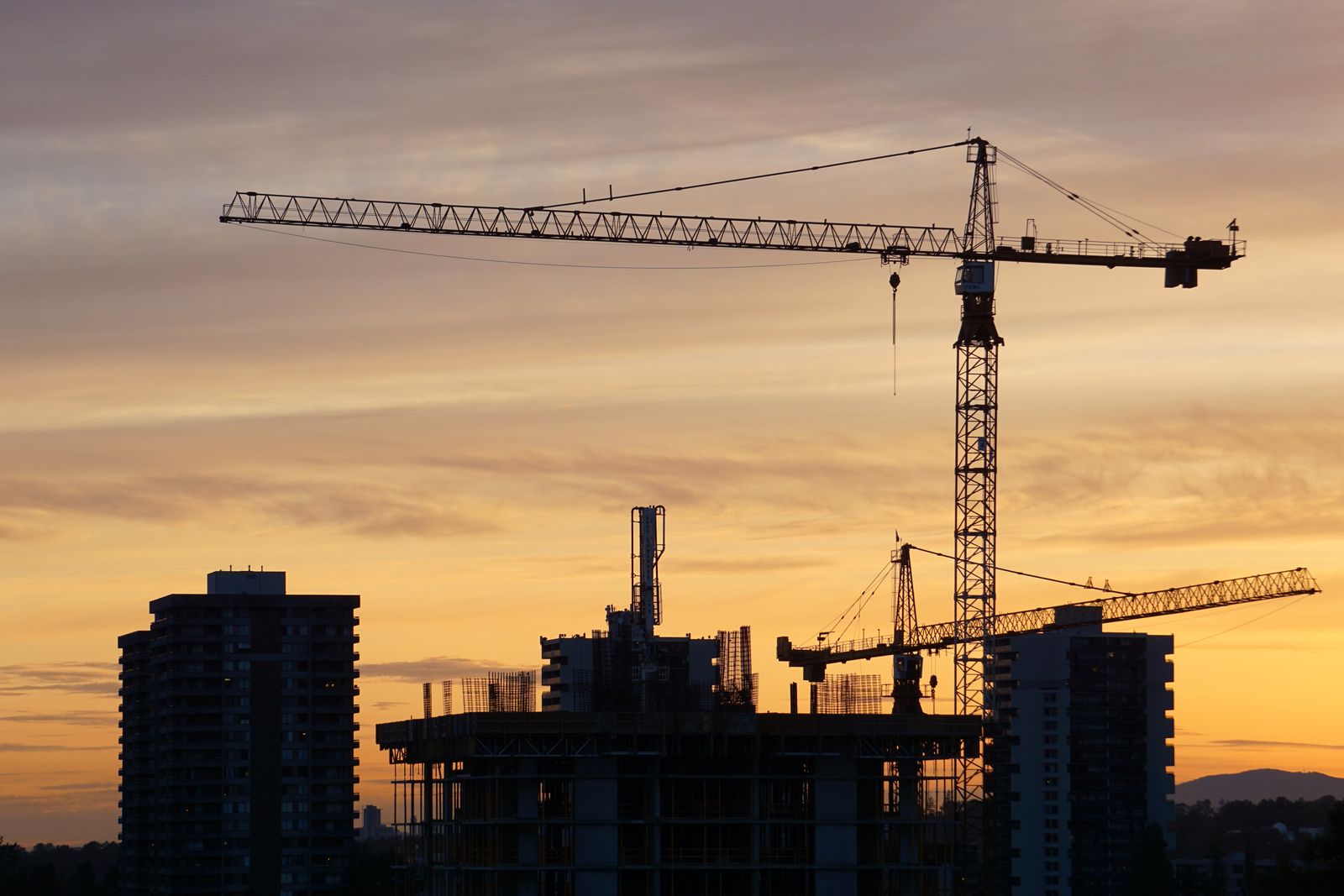 Gru da cantiere per opere infrastrutturali